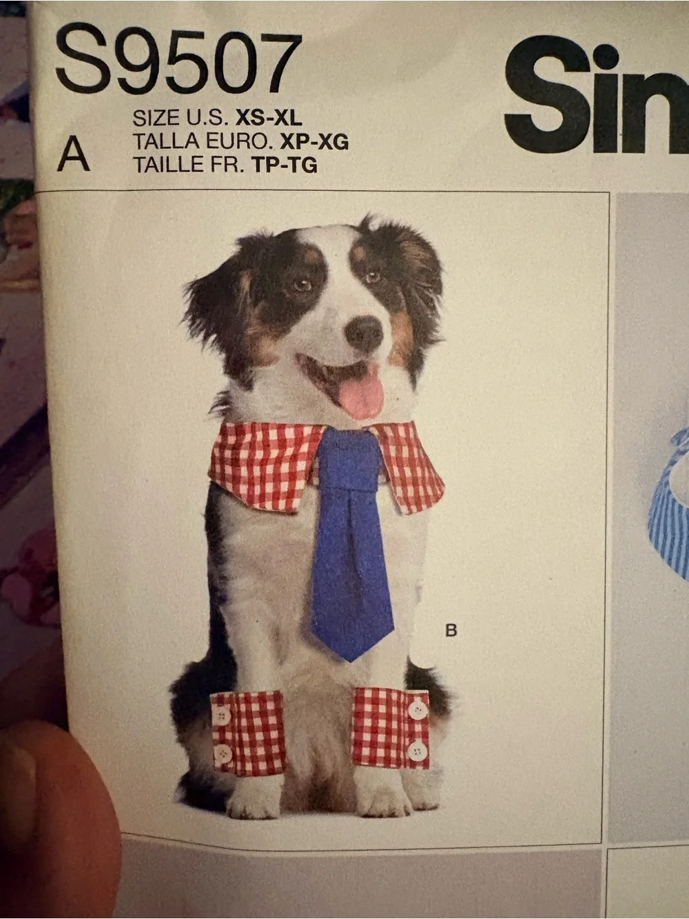 BN UNCUT SIMPLICITY 9507 OS SEWING PATTERNS DOG ACCESSORIES